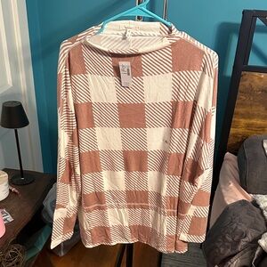 Maurice’s Plaid Long Sleeve Top in pink and White